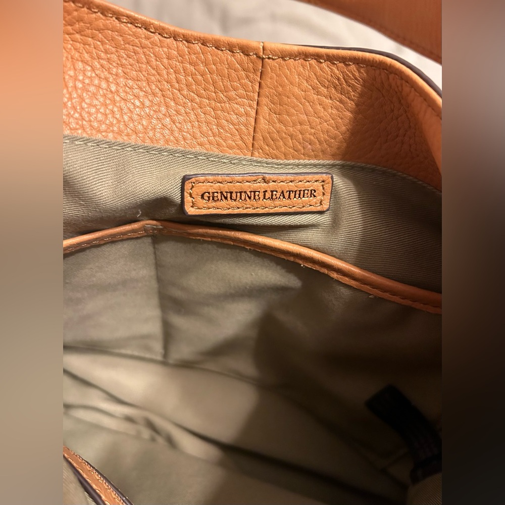 G.I.L.I. Genuine Leather Hobo w/ Gold Hardware - Picture 13 of 13